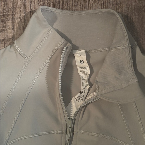 Lululemon Define Cropped Full Zip Jacket - Green - Size 10 - Picture 2 of 4